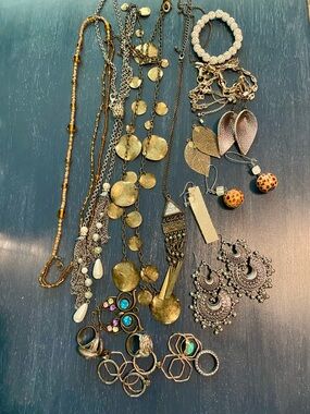 Mixed Metallic and Beaded Women’s Jewelry Surprise Bundle